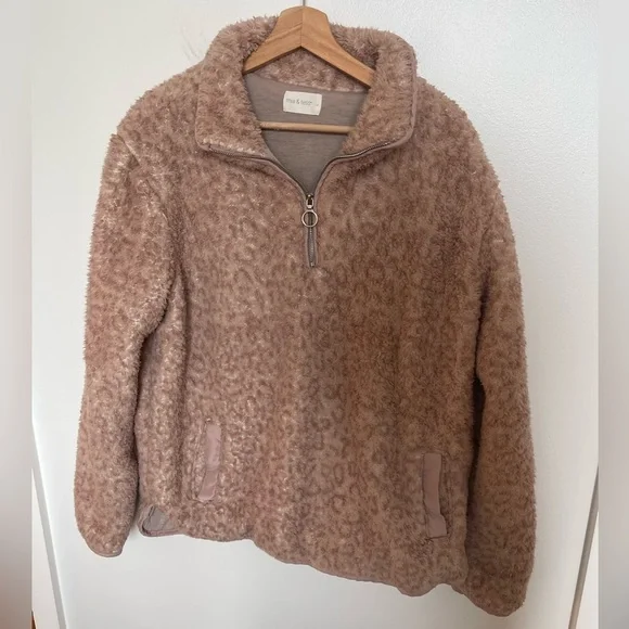 Mia and Tess Cheetah Print Sherpa Pullover Sweatshirt Jacket Pink - Picture 3 of 6